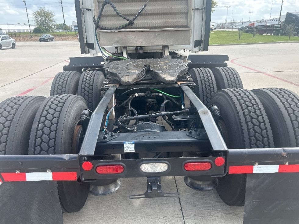 Sleeper Tractor-Heavy Duty Tractors-Freightliner-2021-T12664ST-Houston-TX-538,687\n\t\tmiles-$ 59,500 - Image 6