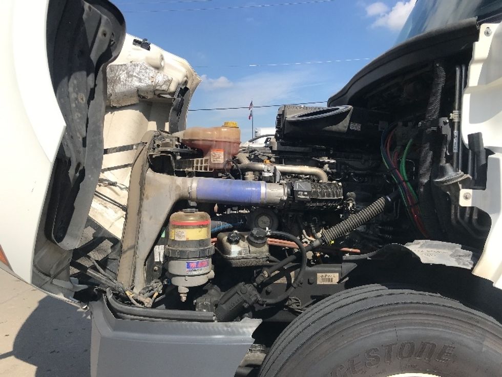 Sleeper Tractor-Heavy Duty Tractors-Freightliner-2021-T12664ST-Houston-TX-545,168\n\t\tmiles-$ 62,500 - Image 21