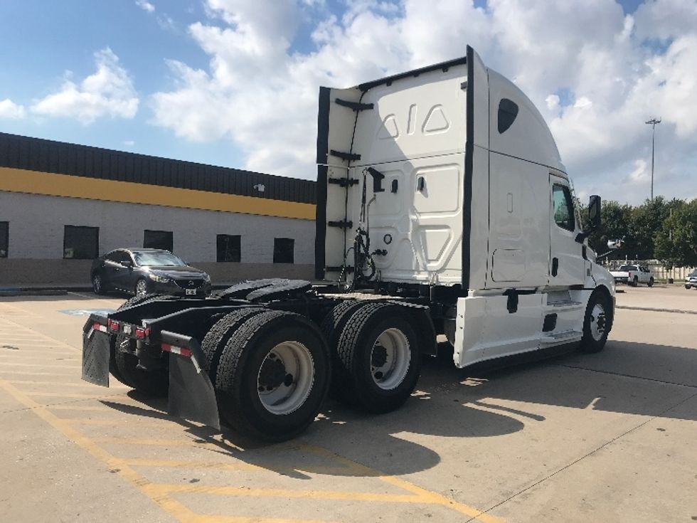 Sleeper Tractor-Heavy Duty Tractors-Freightliner-2021-T12664ST-Houston-TX-545,168\n\t\tmiles-$ 62,500 - Image 7