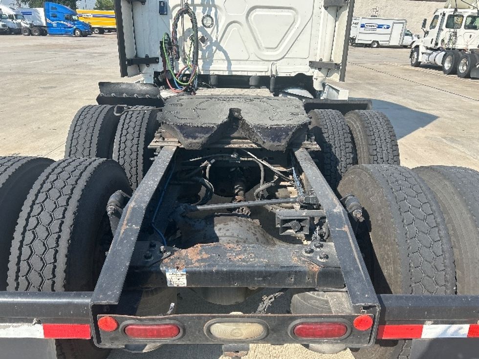 Sleeper Tractor-Heavy Duty Tractors-Freightliner-2021-T12664ST-Houston-TX-575,805\n\t\tmiles-$ 60,500 - Image 6