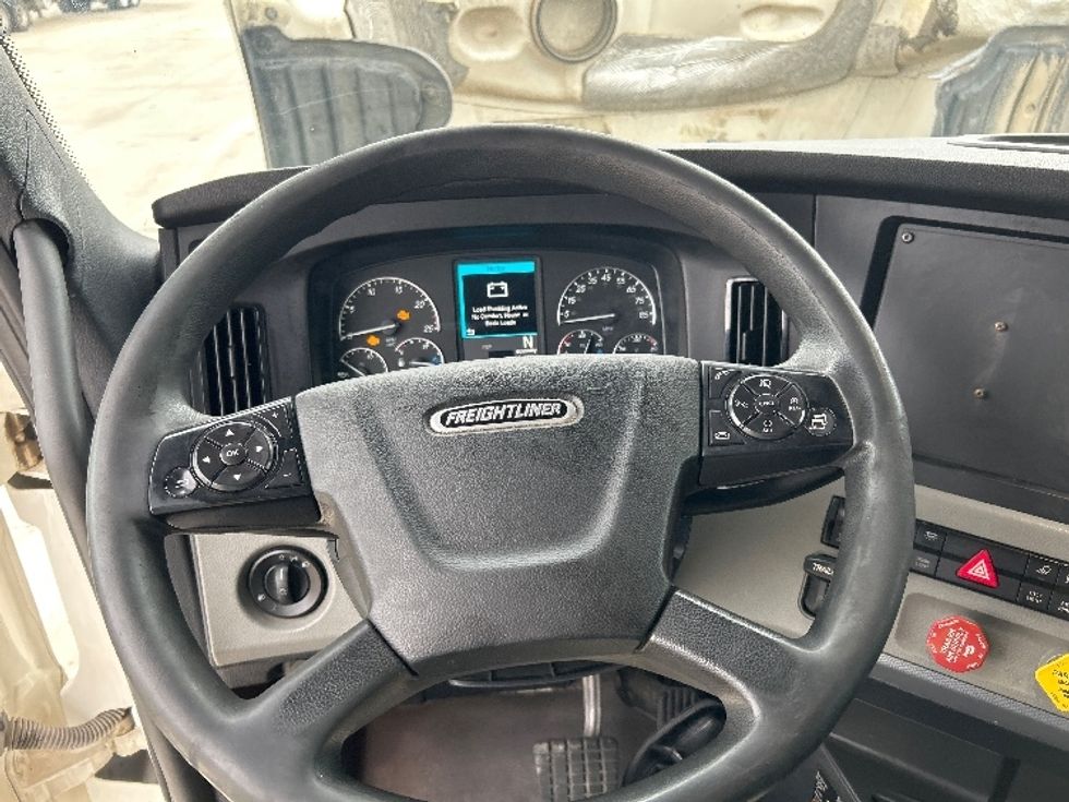 Sleeper Tractor-Heavy Duty Tractors-Freightliner-2021-T12664ST-Houston-TX-594,401\n\t\tmiles-$ 52,750 - Image 11
