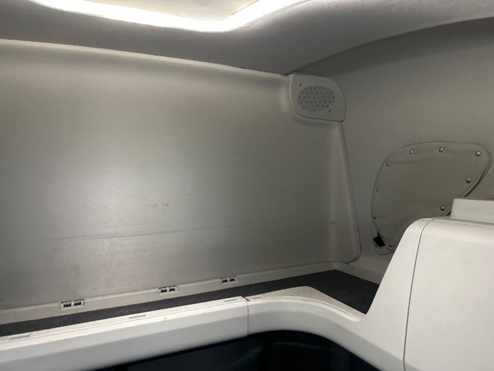 Sleeper Tractor-Heavy Duty Tractors-Freightliner-2021-T12664ST-Houston-TX-594,401\n\t\tmiles-$ 52,750 - Image 19