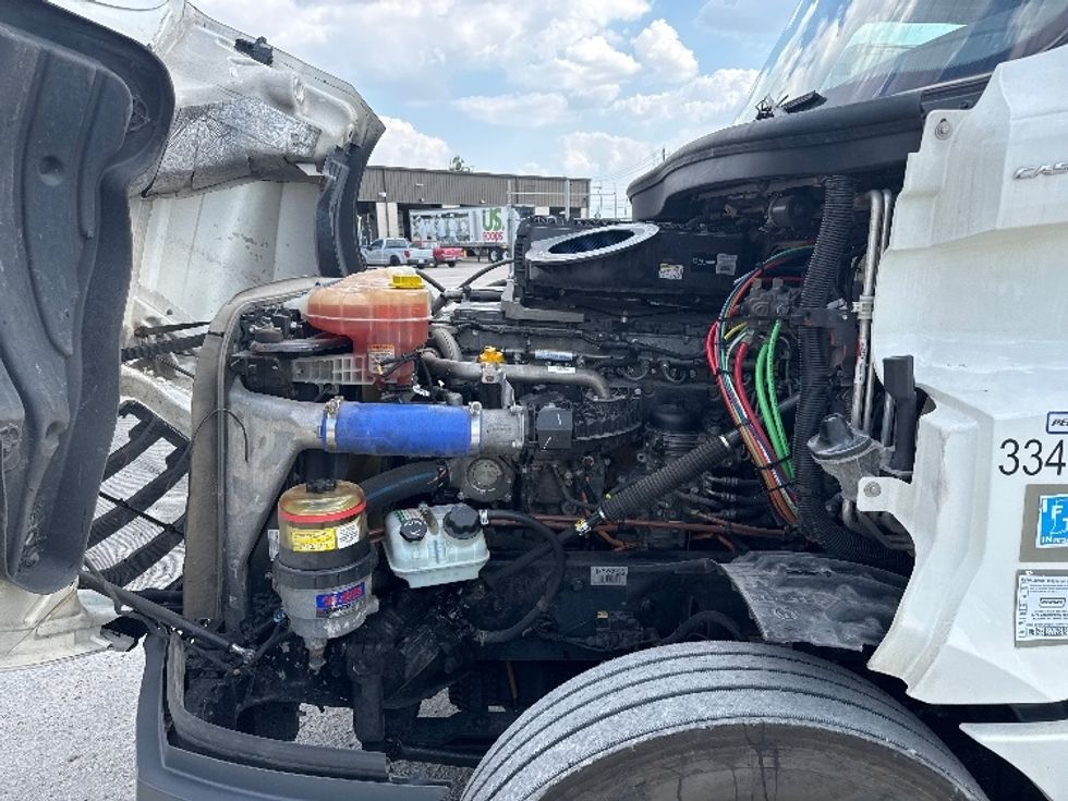 Sleeper Tractor-Heavy Duty Tractors-Freightliner-2021-T12664ST-Houston-TX-605,773\n\t\tmiles-$ 56,750 - Image 21