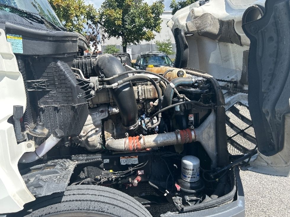 Sleeper Tractor-Heavy Duty Tractors-Freightliner-2021-T12664ST-Houston-TX-605,894\n\t\tmiles-$ 57,500 - Image 19