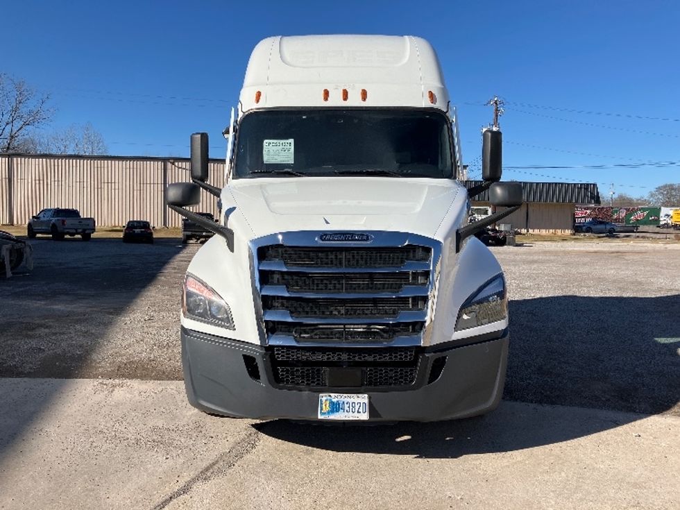 Sleeper Tractor-Heavy Duty Tractors-Freightliner-2021-T12664ST-Hueytown-AL-458,607\n\t\tmiles-$ 67,000 - Image 2