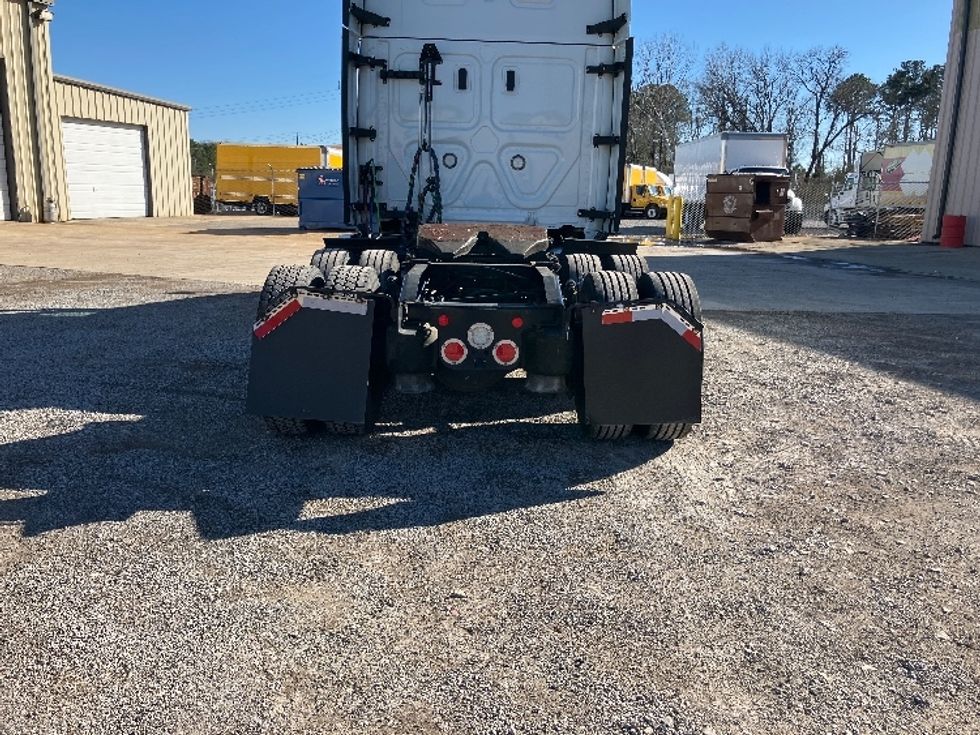 Sleeper Tractor-Heavy Duty Tractors-Freightliner-2021-T12664ST-Hueytown-AL-458,607\n\t\tmiles-$ 67,000 - Image 6