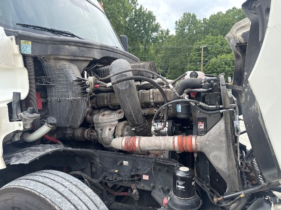Sleeper Tractor-Heavy Duty Tractors-Freightliner-2021-T12664ST-Huntington-WV-581,699\n\t\tmiles-$ 64,250 - Image 19