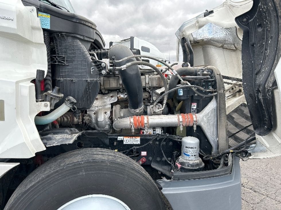 Sleeper Tractor-Heavy Duty Tractors-Freightliner-2021-T12664ST-Indianapolis-IN-306,689\n\t\tmiles-$ 77,500 - Image 20