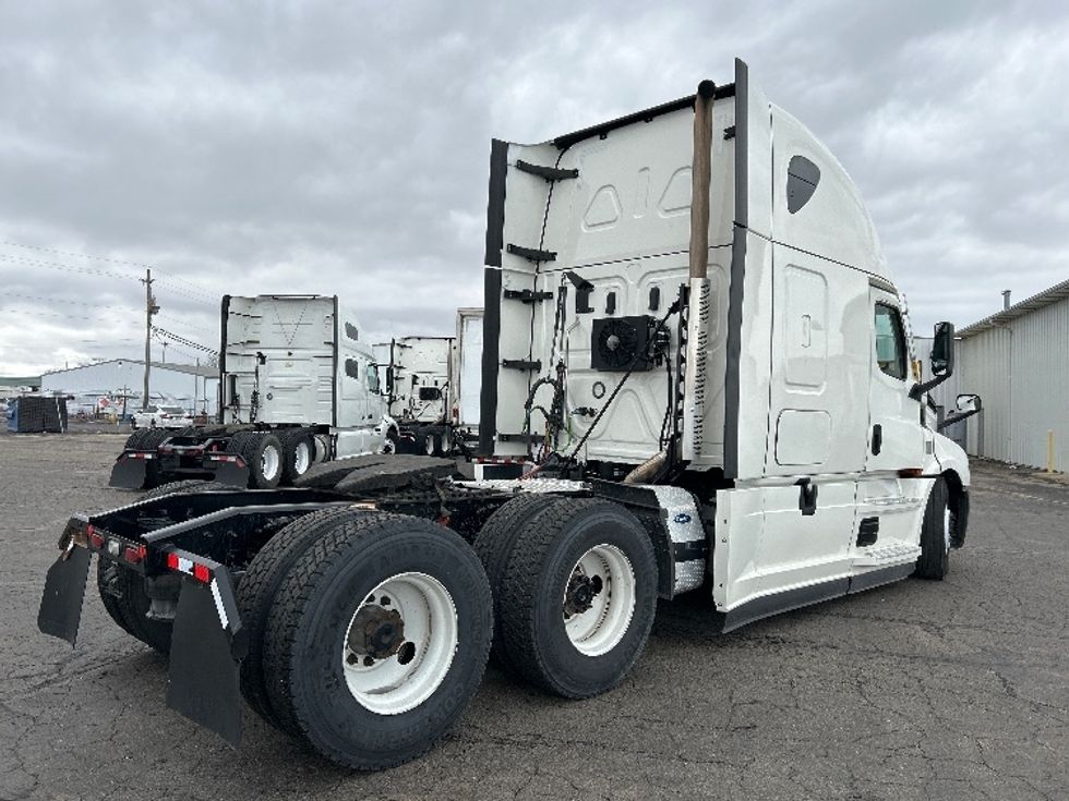 Sleeper Tractor-Heavy Duty Tractors-Freightliner-2021-T12664ST-Indianapolis-IN-306,689\n\t\tmiles-$ 77,500 - Image 7