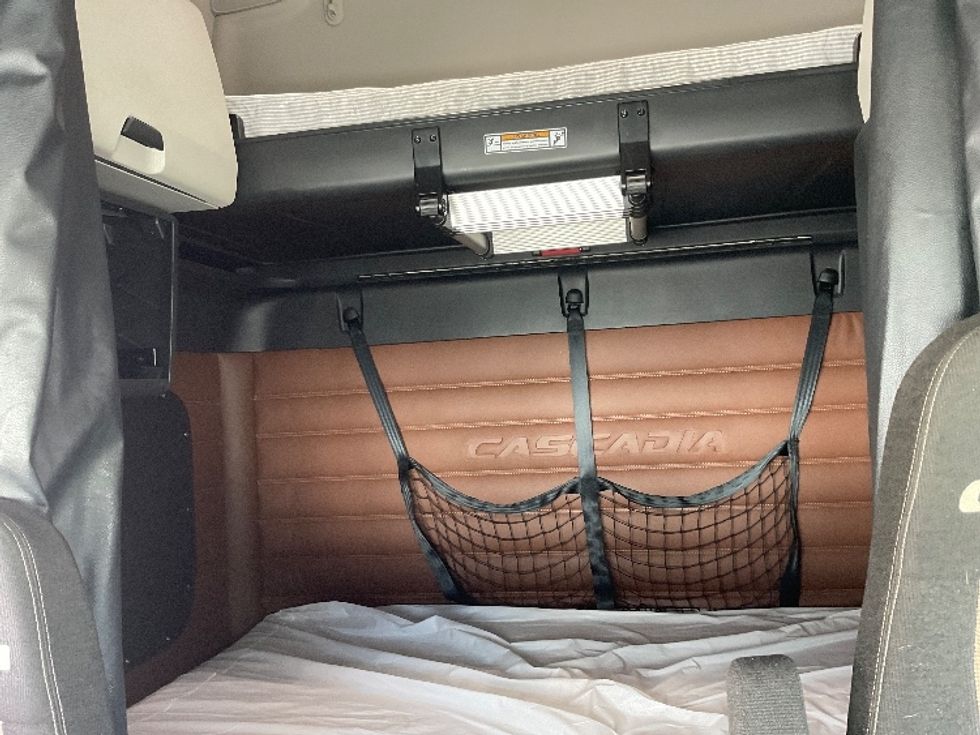 Sleeper Tractor-Heavy Duty Tractors-Freightliner-2021-T12664ST-Indianapolis-IN-387,194\n\t\tmiles-$ 70,750 - Image 16