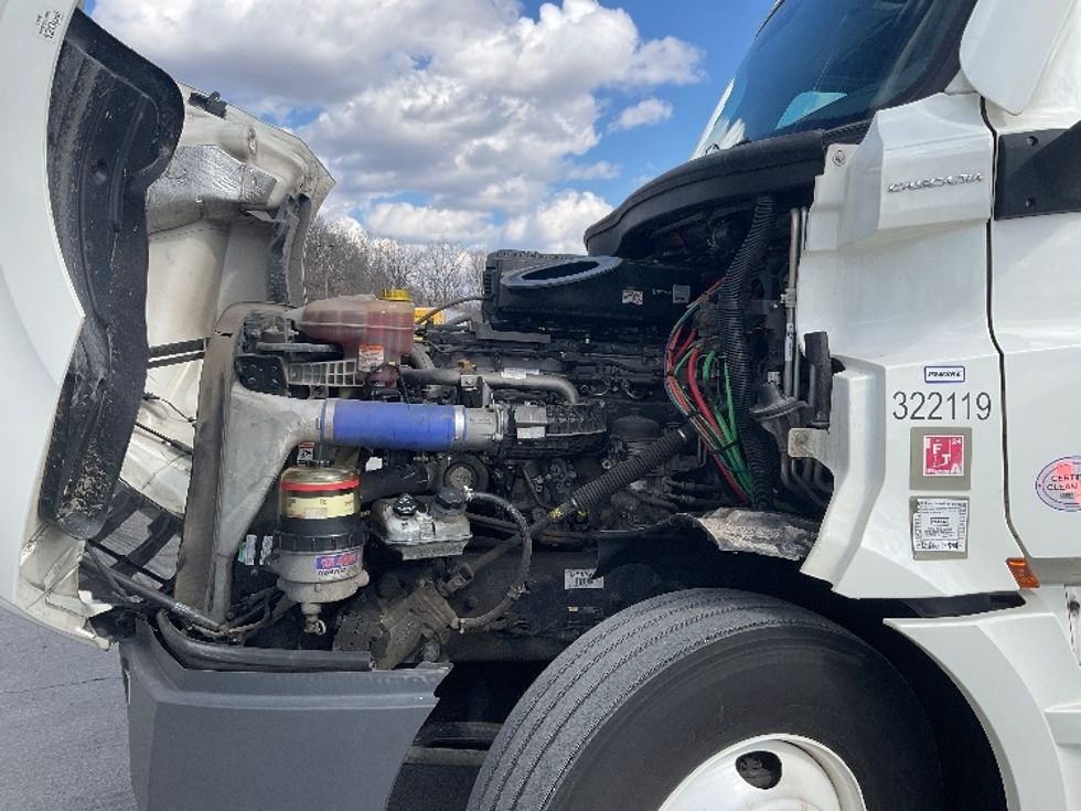 Sleeper Tractor-Heavy Duty Tractors-Freightliner-2021-T12664ST-Indianapolis-IN-387,194\n\t\tmiles-$ 70,750 - Image 21