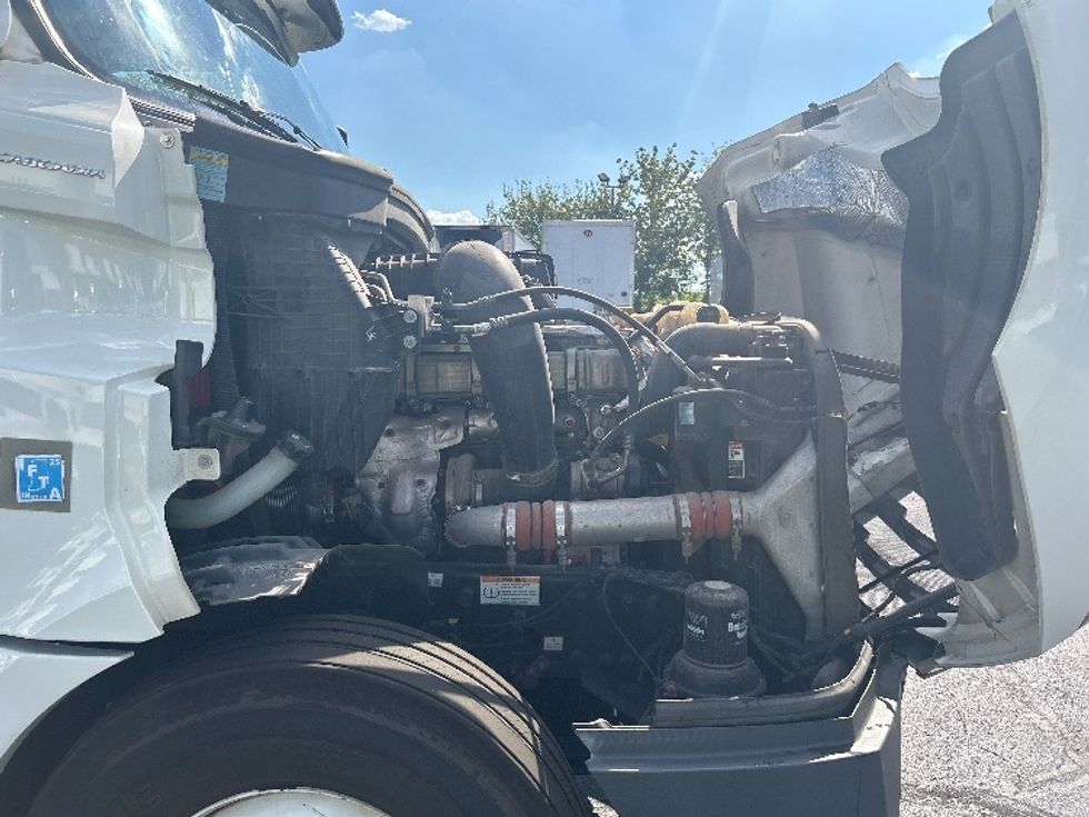 Sleeper Tractor-Heavy Duty Tractors-Freightliner-2021-T12664ST-Indianapolis-IN-429,496\n\t\tmiles-$ 69,500 - Image 20