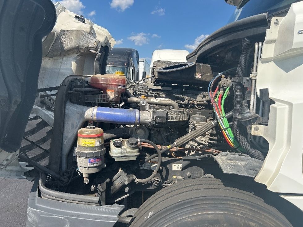 Sleeper Tractor-Heavy Duty Tractors-Freightliner-2021-T12664ST-Indianapolis-IN-429,496\n\t\tmiles-$ 69,500 - Image 21