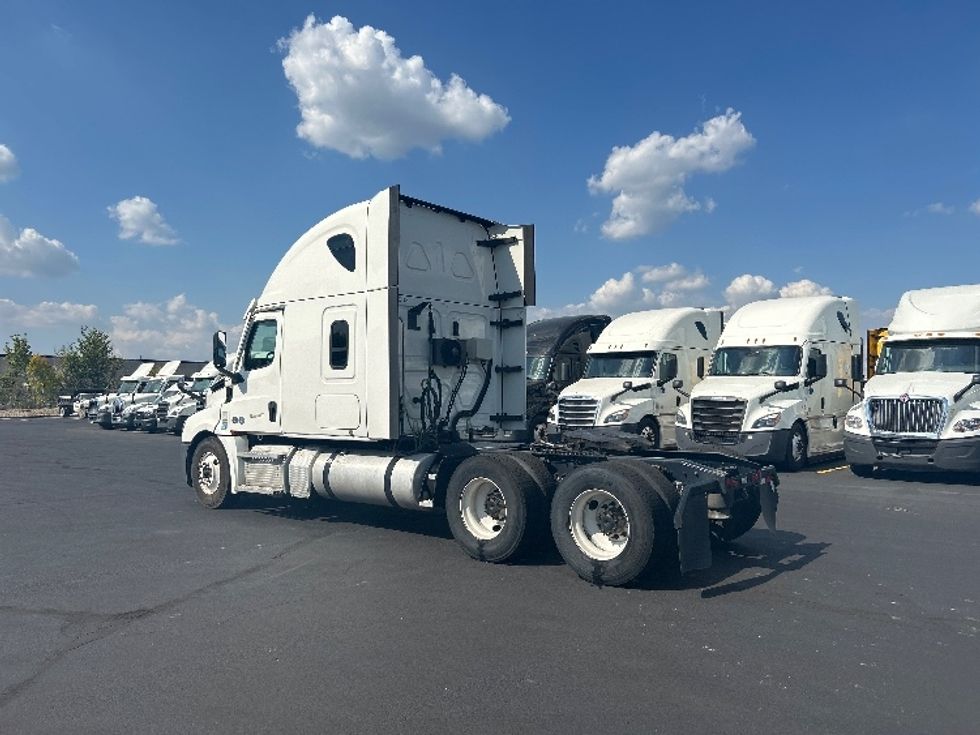 Sleeper Tractor-Heavy Duty Tractors-Freightliner-2021-T12664ST-Indianapolis-IN-429,496\n\t\tmiles-$ 69,500 - Image 5