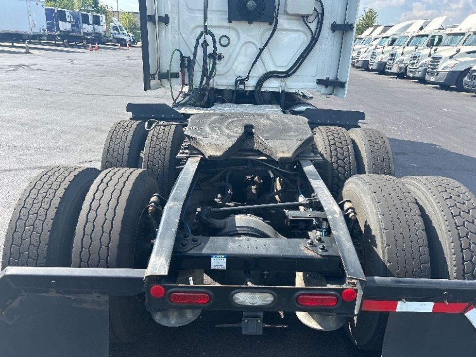 Sleeper Tractor-Heavy Duty Tractors-Freightliner-2021-T12664ST-Indianapolis-IN-429,496\n\t\tmiles-$ 69,500 - Image 6