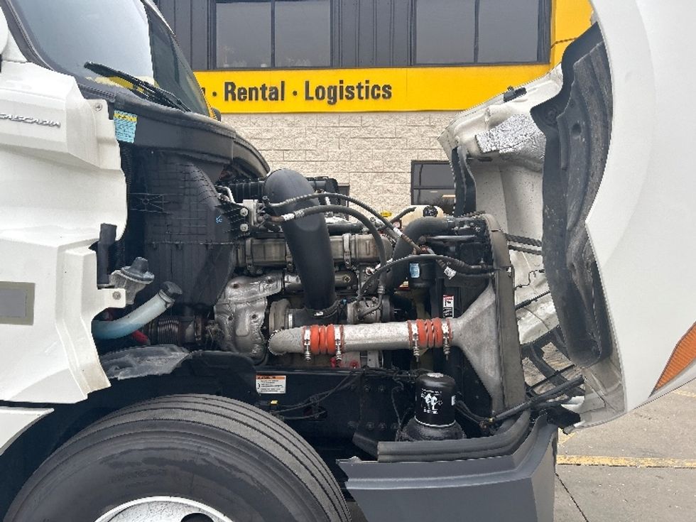 Sleeper Tractor-Heavy Duty Tractors-Freightliner-2021-T12664ST-Indianapolis-IN-431,634\n\t\tmiles-$ 70,750 - Image 20