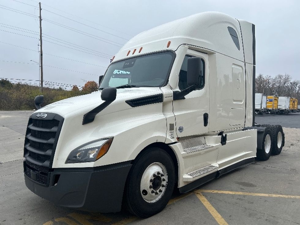 Sleeper Tractor-Heavy Duty Tractors-Freightliner-2021-T12664ST-Indianapolis-IN-431,634\n\t\tmiles-$ 70,750 - Image 3