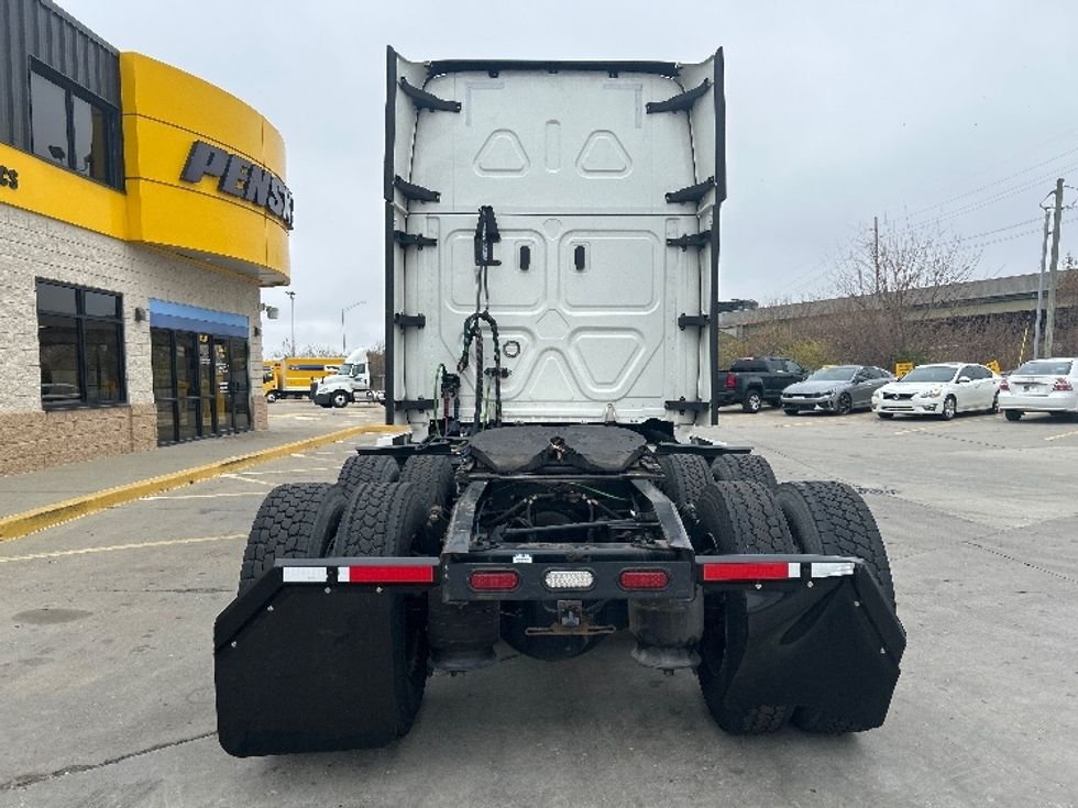 Sleeper Tractor-Heavy Duty Tractors-Freightliner-2021-T12664ST-Indianapolis-IN-431,634\n\t\tmiles-$ 70,750 - Image 6