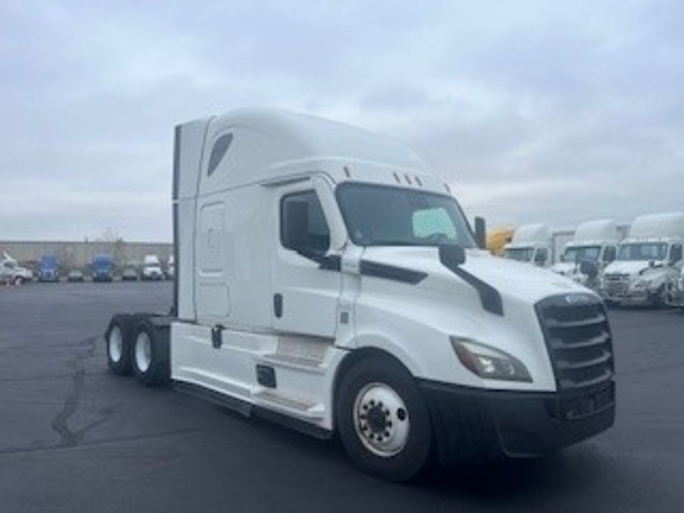 Sleeper Tractor-Heavy Duty Tractors-Freightliner-2021-T12664ST-Indianapolis-IN-527,040\n\t\tmiles-$ 59,750 - Image 1
