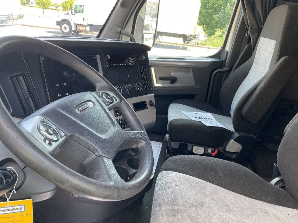 Sleeper Tractor-Heavy Duty Tractors-Freightliner-2021-T12664ST-Indianapolis-IN-542,925\n\t\tmiles-$ 58,500 - Image 10