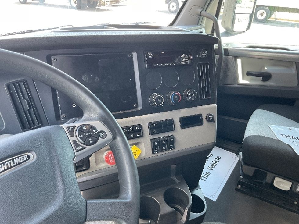Sleeper Tractor-Heavy Duty Tractors-Freightliner-2021-T12664ST-Indianapolis-IN-542,925\n\t\tmiles-$ 58,500 - Image 11