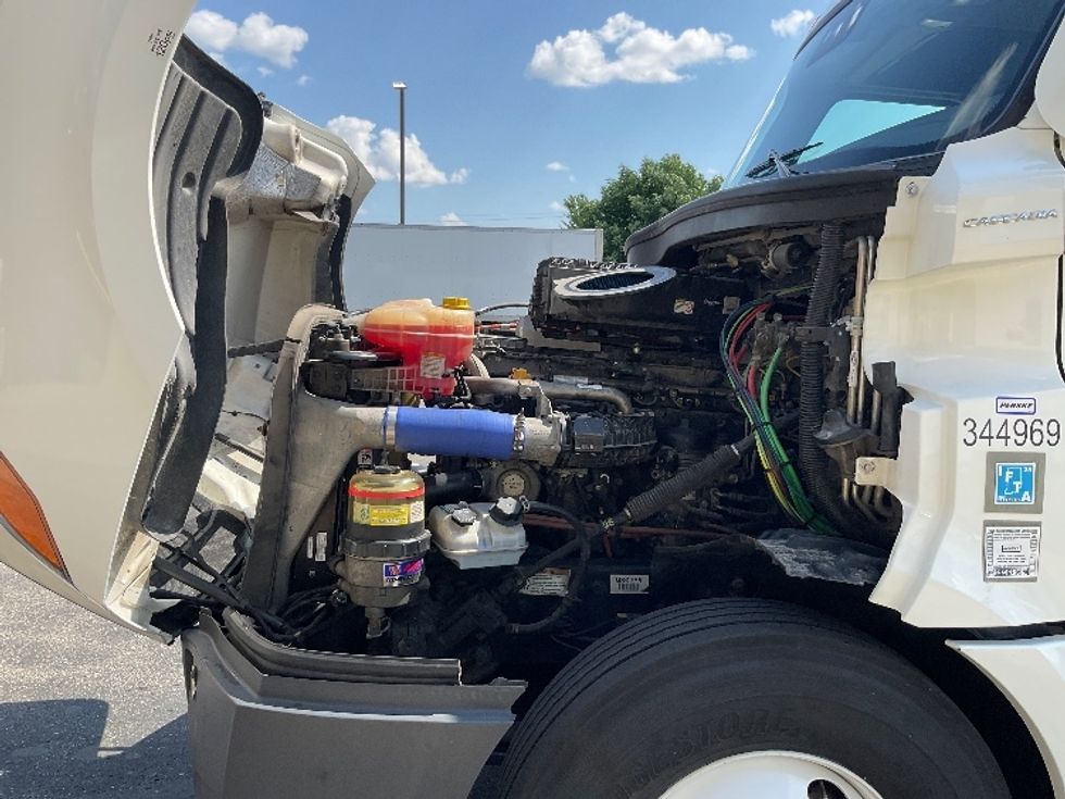 Sleeper Tractor-Heavy Duty Tractors-Freightliner-2021-T12664ST-Indianapolis-IN-542,925\n\t\tmiles-$ 58,500 - Image 21