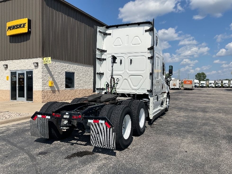 Sleeper Tractor-Heavy Duty Tractors-Freightliner-2021-T12664ST-Indianapolis-IN-542,925\n\t\tmiles-$ 58,500 - Image 5