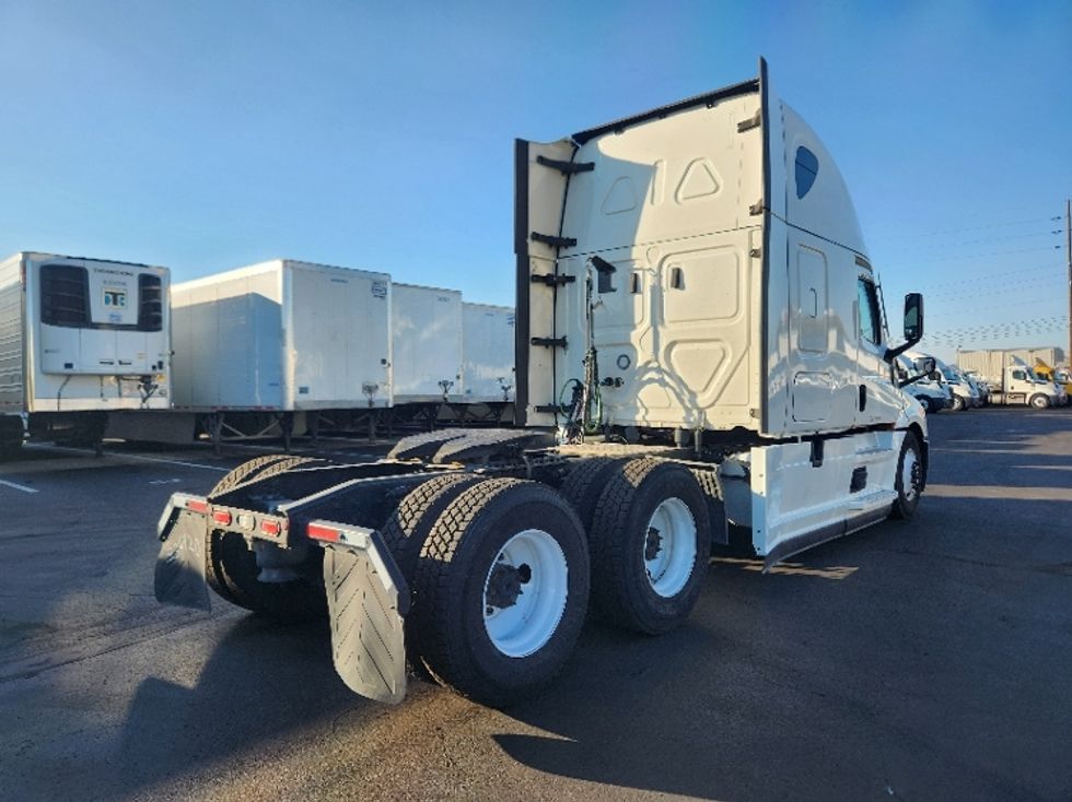 Sleeper Tractor-Heavy Duty Tractors-Freightliner-2021-T12664ST-Indianapolis-IN-552,589\n\t\tmiles-$ 57,750 - Image 7