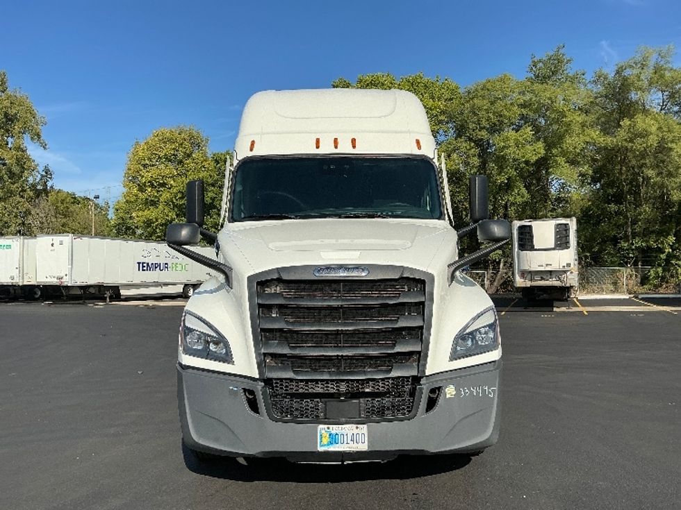 Sleeper Tractor-Heavy Duty Tractors-Freightliner-2021-T12664ST-Indianapolis-IN-670,211\n\t\tmiles-$ 48,500 - Image 2