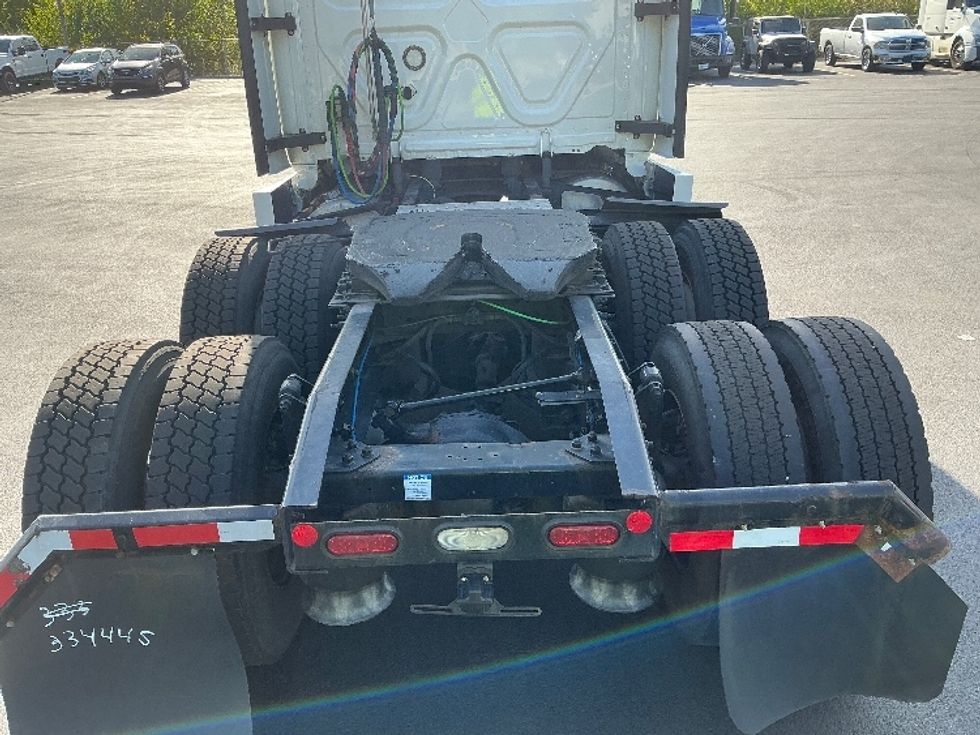 Sleeper Tractor-Heavy Duty Tractors-Freightliner-2021-T12664ST-Indianapolis-IN-670,211\n\t\tmiles-$ 48,500 - Image 6