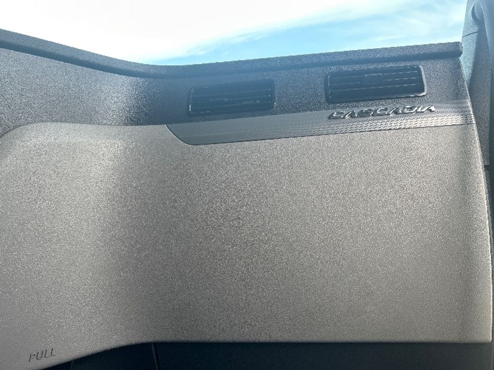 Sleeper Tractor-Heavy Duty Tractors-Freightliner-2021-T12664ST-Jackson-MS-432,686\n\t\tmiles-$ 78,500 - Image 14