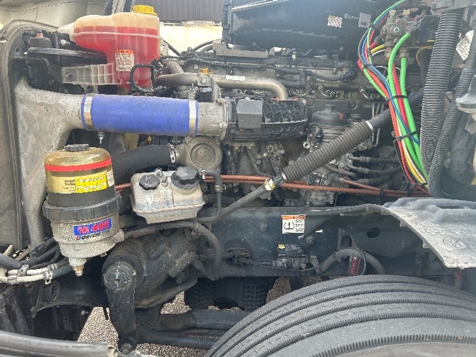 Sleeper Tractor-Heavy Duty Tractors-Freightliner-2021-T12664ST-Jackson-MS-432,686\n\t\tmiles-$ 78,500 - Image 21