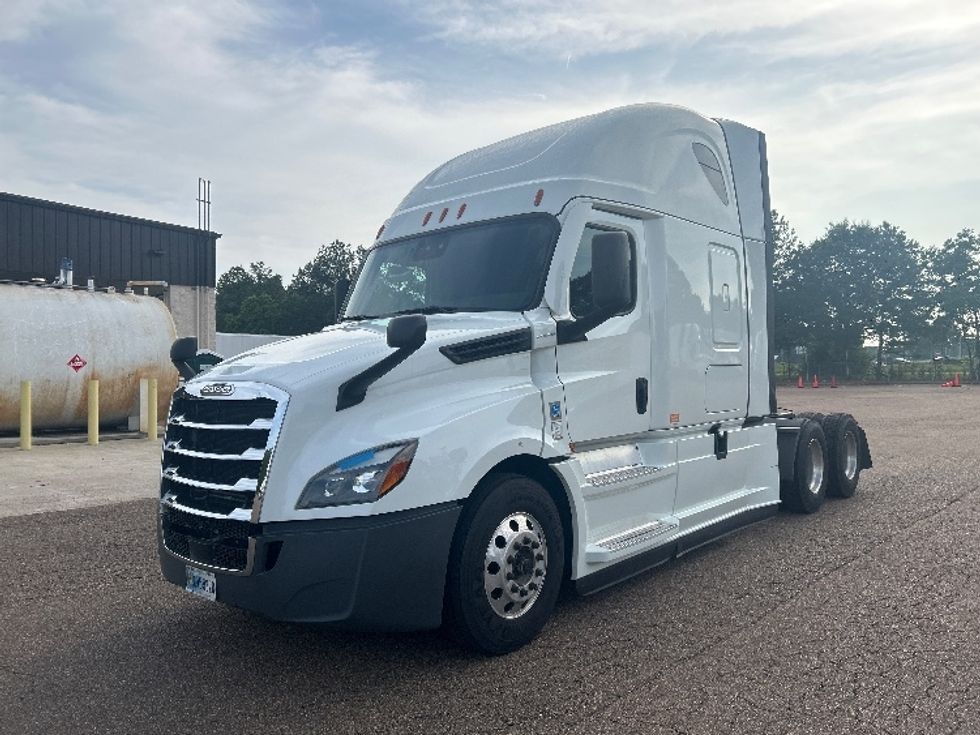 Sleeper Tractor-Heavy Duty Tractors-Freightliner-2021-T12664ST-Jackson-MS-432,686\n\t\tmiles-$ 78,500 - Image 3