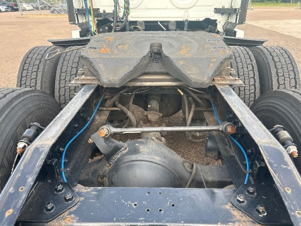 Sleeper Tractor-Heavy Duty Tractors-Freightliner-2021-T12664ST-Jackson-MS-432,686\n\t\tmiles-$ 78,500 - Image 6