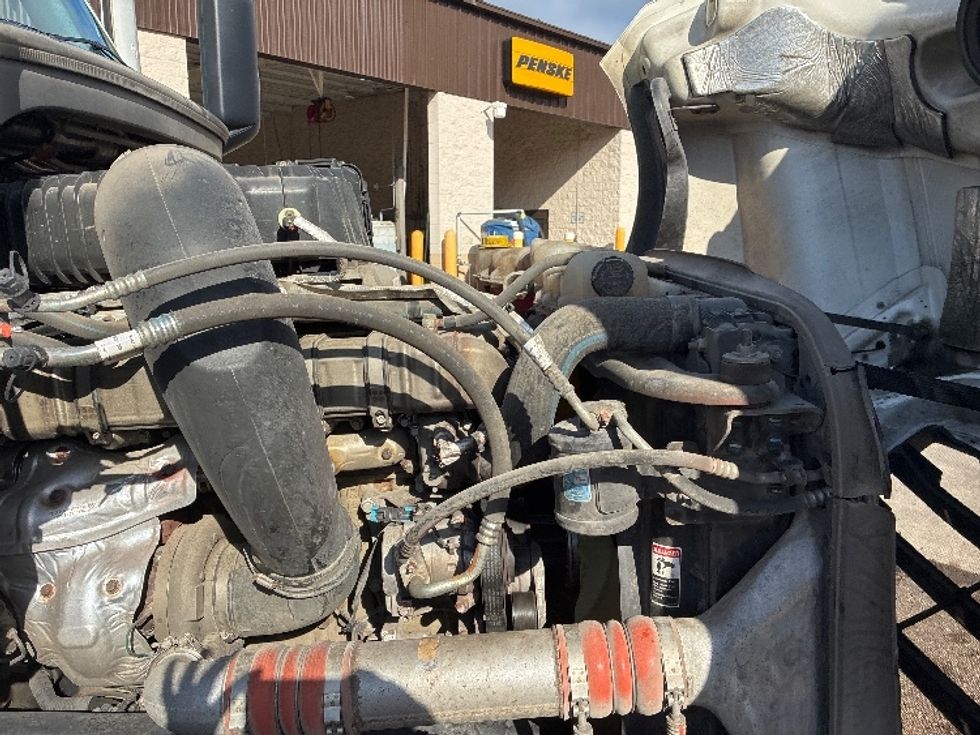 Sleeper Tractor-Heavy Duty Tractors-Freightliner-2021-T12664ST-Jackson-MS-563,855\n\t\tmiles-$ 66,750 - Image 20