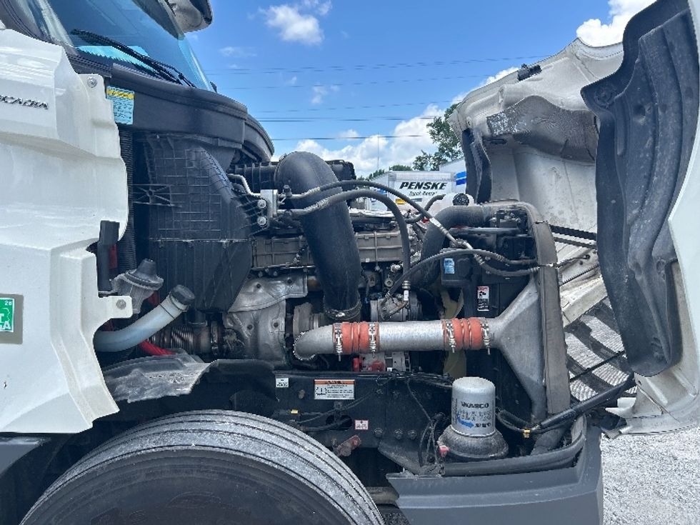 Sleeper Tractor-Heavy Duty Tractors-Freightliner-2021-T12664ST-Jackson-TN-588,744\n\t\tmiles-$ 57,500 - Image 20