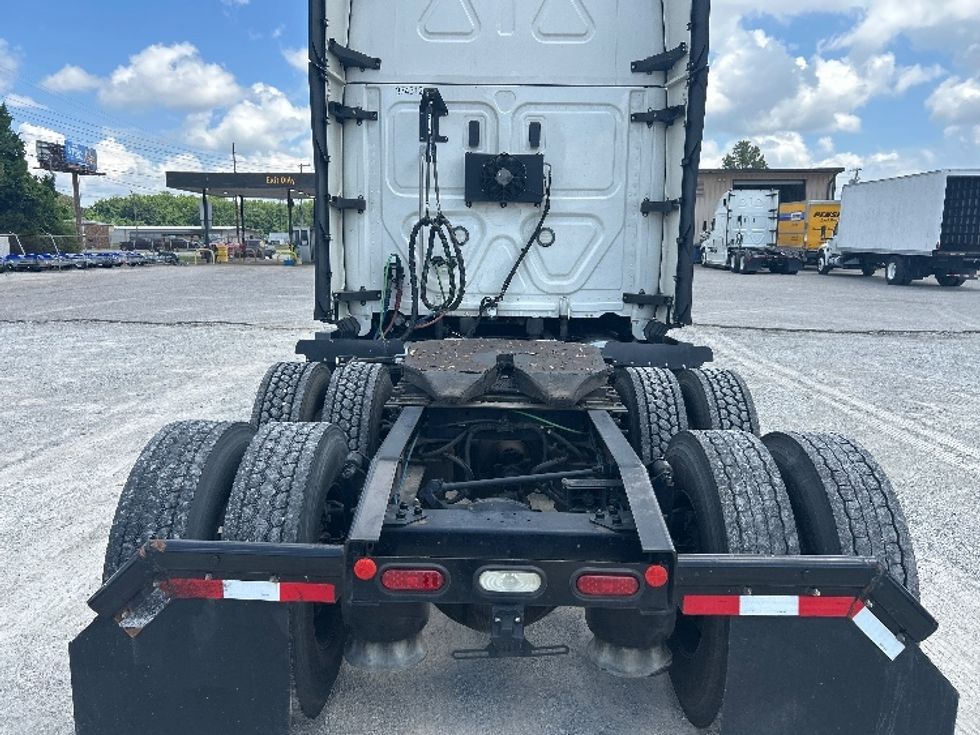 Sleeper Tractor-Heavy Duty Tractors-Freightliner-2021-T12664ST-Jackson-TN-588,744\n\t\tmiles-$ 57,500 - Image 6