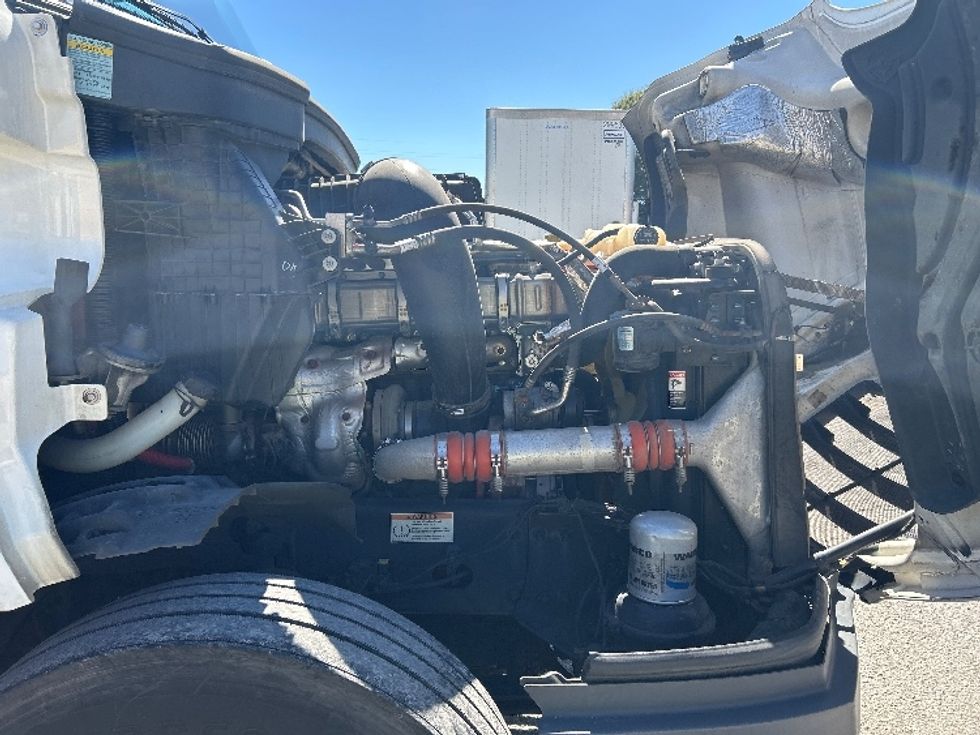 Sleeper Tractor-Heavy Duty Tractors-Freightliner-2021-T12664ST-Jackson-TN-606,726\n\t\tmiles-$ 55,250 - Image 20