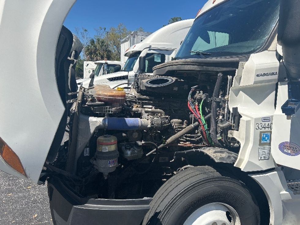 Sleeper Tractor-Heavy Duty Tractors-Freightliner-2021-T12664ST-Jacksonville-FL-503,636\n\t\tmiles-$ 65,000 - Image 21