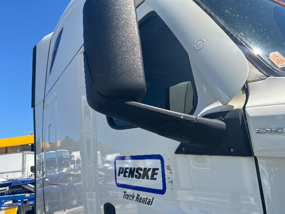 Sleeper Tractor-Heavy Duty Tractors-Freightliner-2021-T12664ST-Jacksonville-FL-503,636\n\t\tmiles-$ 65,000 - Image 22