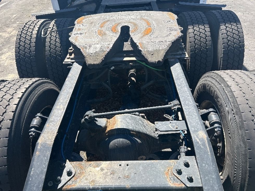 Sleeper Tractor-Heavy Duty Tractors-Freightliner-2021-T12664ST-Jacksonville-FL-503,636\n\t\tmiles-$ 65,000 - Image 23