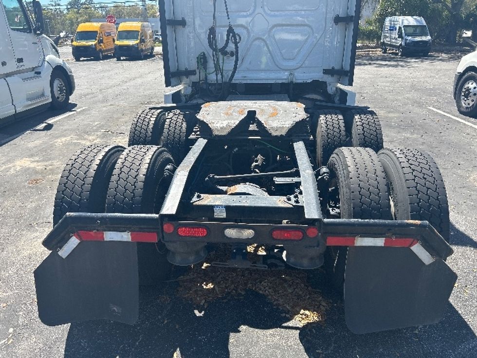 Sleeper Tractor-Heavy Duty Tractors-Freightliner-2021-T12664ST-Jacksonville-FL-503,636\n\t\tmiles-$ 65,000 - Image 6
