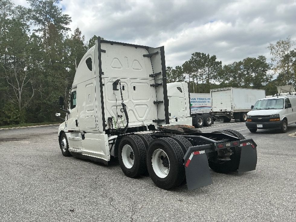 Sleeper Tractor-Heavy Duty Tractors-Freightliner-2021-T12664ST-Jacksonville-FL-519,460\n\t\tmiles-$ 60,250 - Image 5