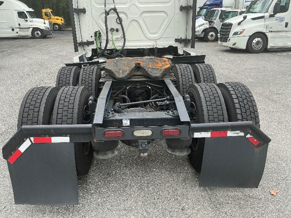 Sleeper Tractor-Heavy Duty Tractors-Freightliner-2021-T12664ST-Jacksonville-FL-519,460\n\t\tmiles-$ 60,250 - Image 6