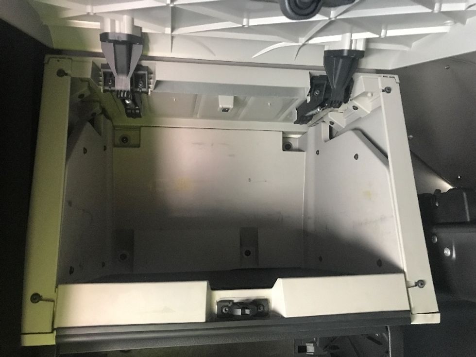 Sleeper Tractor-Heavy Duty Tractors-Freightliner-2021-T12664ST-Jacksonville-FL-526,478\n\t\tmiles-$ 61,000 - Image 19