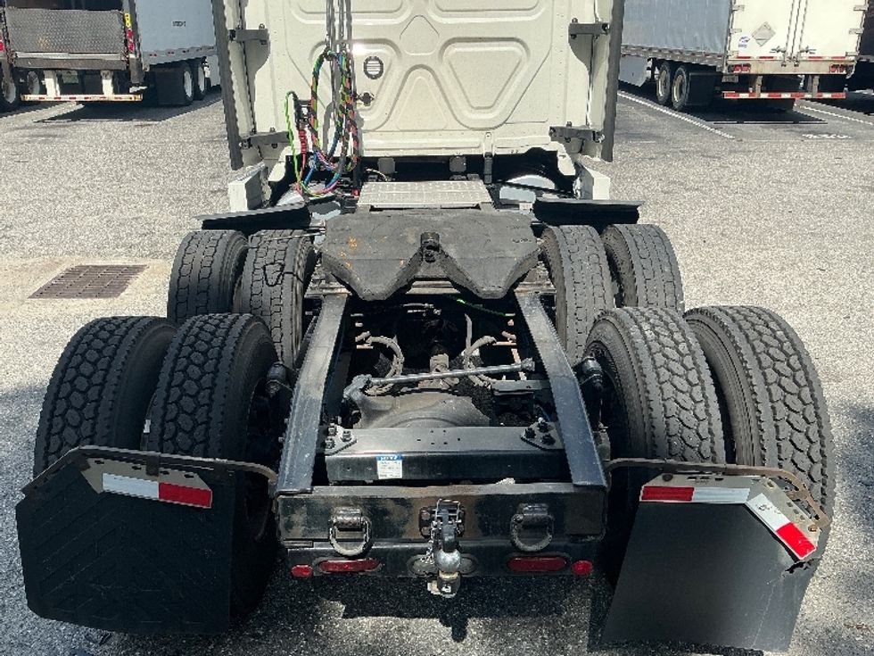 Sleeper Tractor-Heavy Duty Tractors-Freightliner-2021-T12664ST-Jacksonville-FL-529,620\n\t\tmiles-$ 60,750 - Image 6