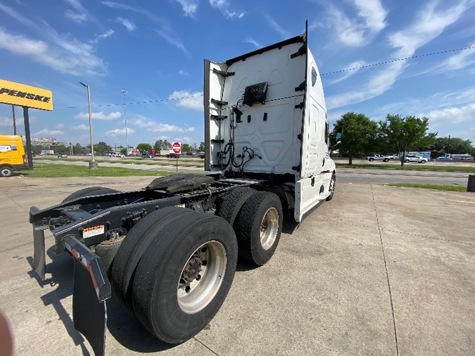 Sleeper Tractor-Heavy Duty Tractors-Freightliner-2021-T12664ST-Jacksonville-FL-549,944\n\t\tmiles-$ 60,500 - Image 7
