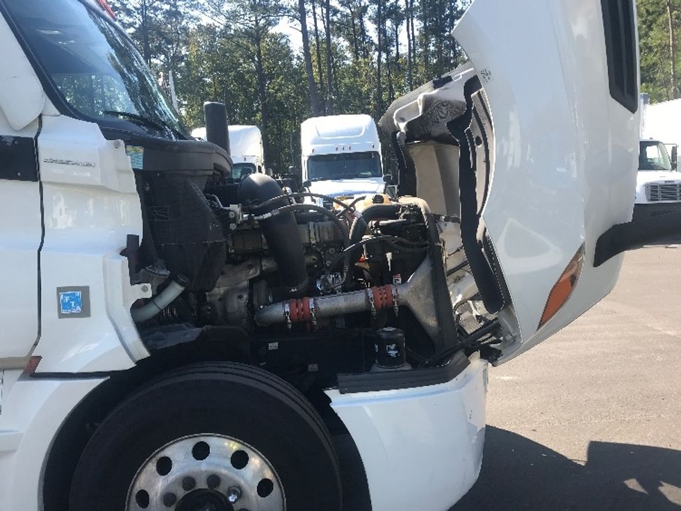 Sleeper Tractor-Heavy Duty Tractors-Freightliner-2021-T12664ST-Jacksonville-FL-552,791\n\t\tmiles-$ 60,250 - Image 20
