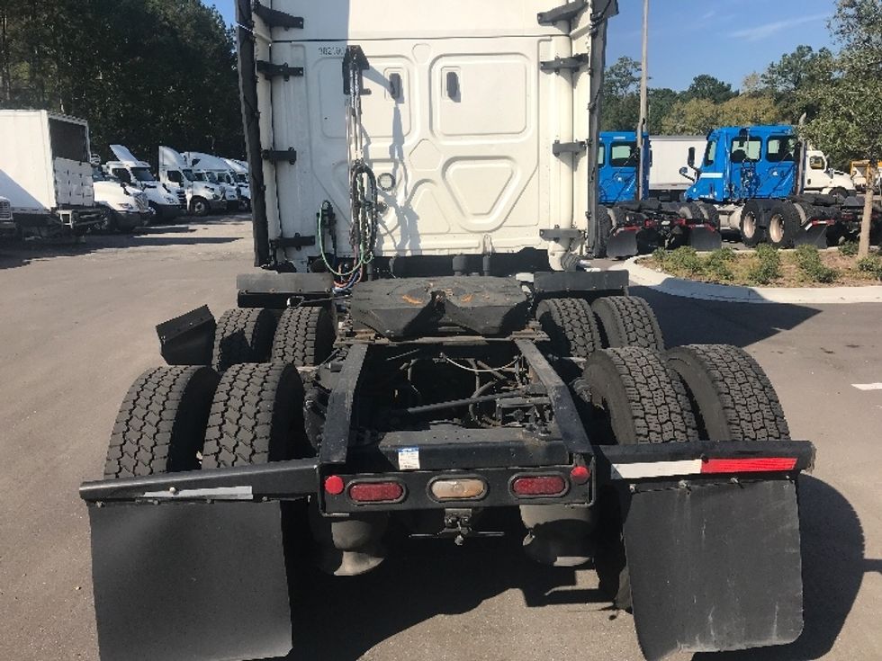 Sleeper Tractor-Heavy Duty Tractors-Freightliner-2021-T12664ST-Jacksonville-FL-552,791\n\t\tmiles-$ 60,250 - Image 6