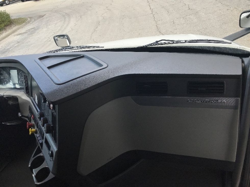 Sleeper Tractor-Heavy Duty Tractors-Freightliner-2021-T12664ST-Jacksonville-FL-599,067\n\t\tmiles-$ 54,750 - Image 14